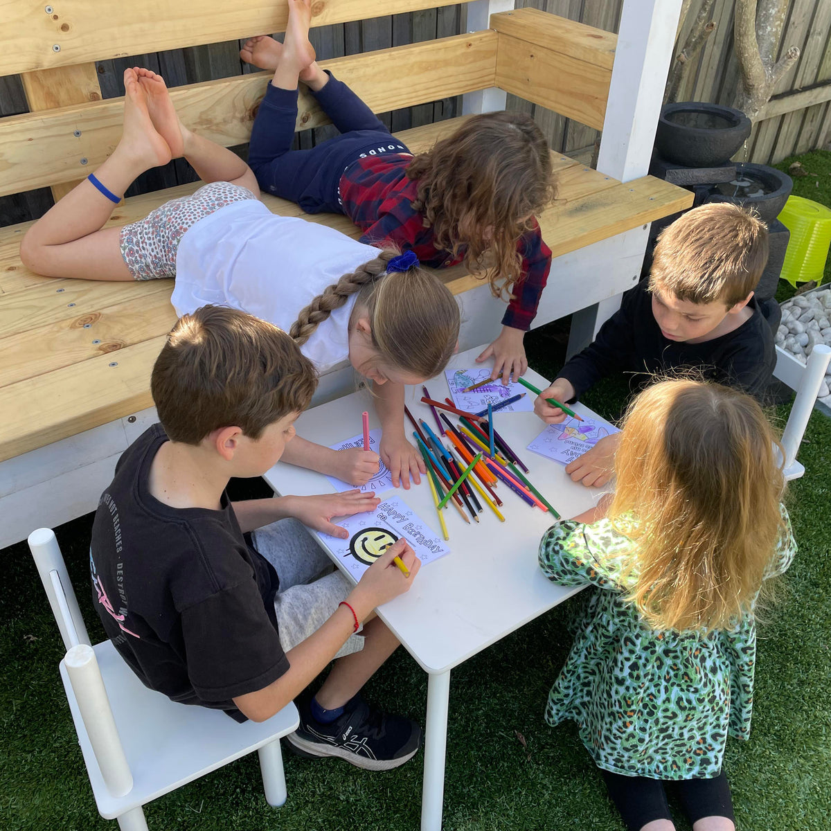 Colour Me Cards: Balloons